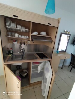 fully equiped kitcennete